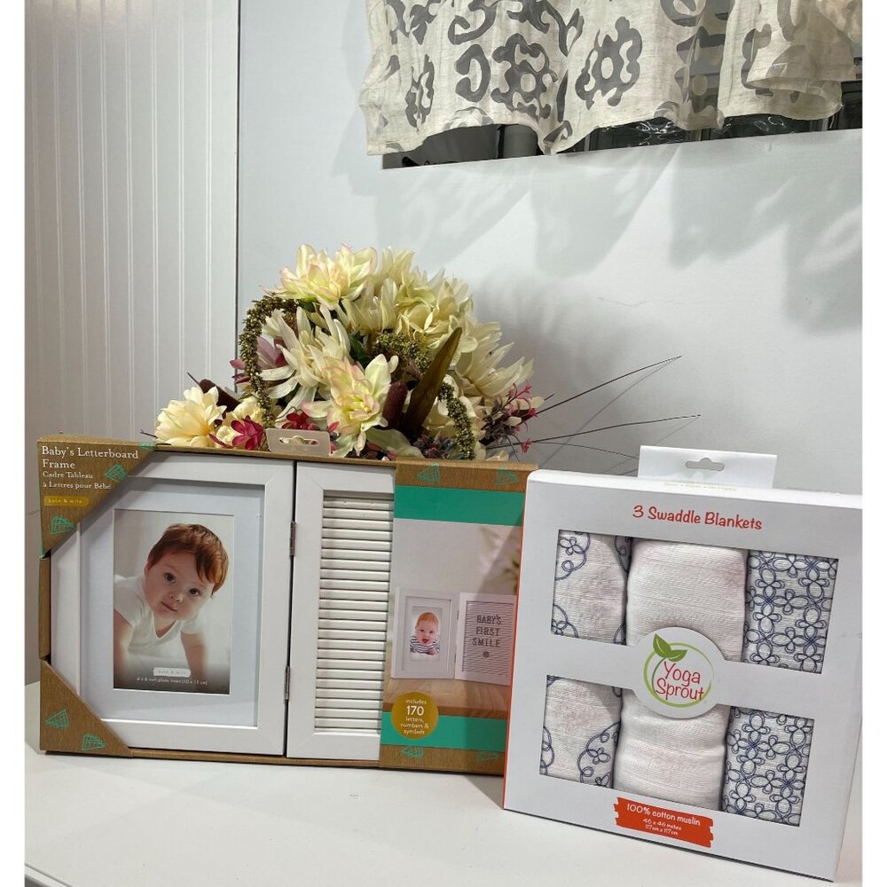 Yoga Sprout 3-Pack Swaddle Blankets & Babys Letterboard Frame Set